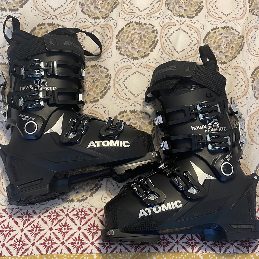 Atomic hawx 95 PrimeXTD 2022 Ski Boots size 23.5 (6.5)